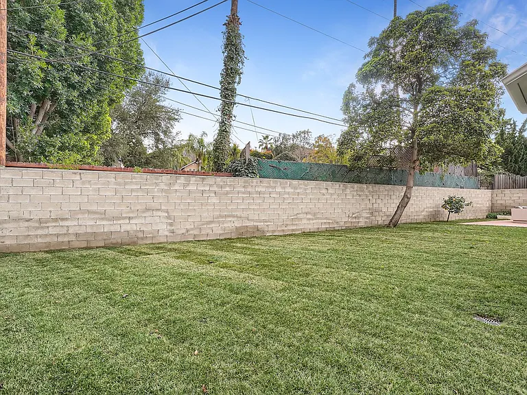 3766 Willowcrest Ave — Photo 21