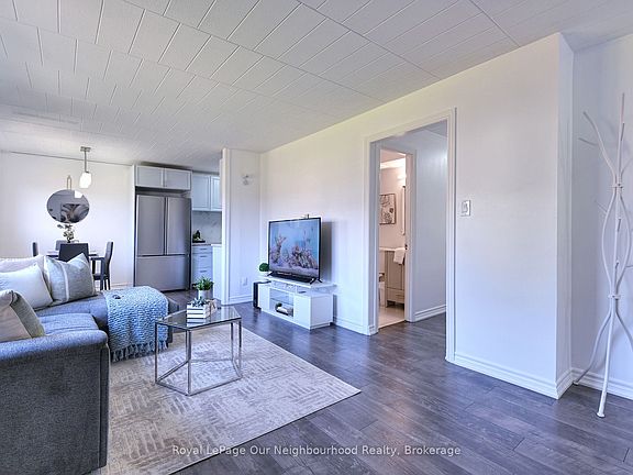 3rd image of 540 Mary St E #2