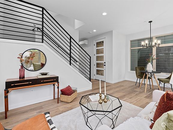 5th image of 14050 Palatine Avenue N