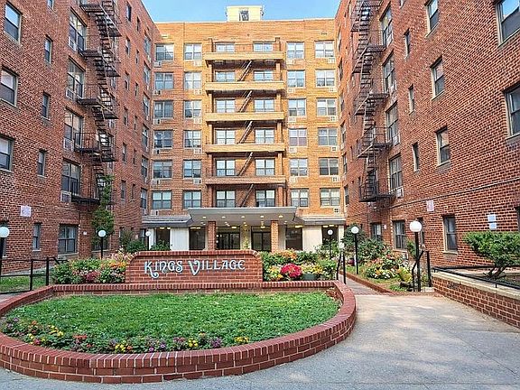 2nd image of 1165 E 54th St APT 2P