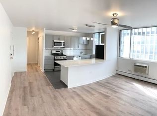 2424 N.Clark, Chicago, IL 60614