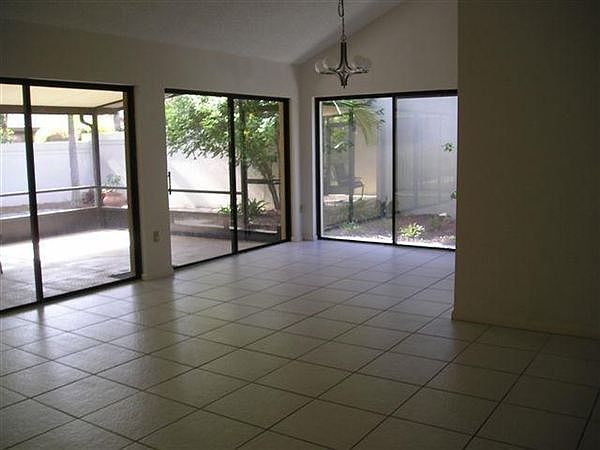 20131126212239405340000000-o