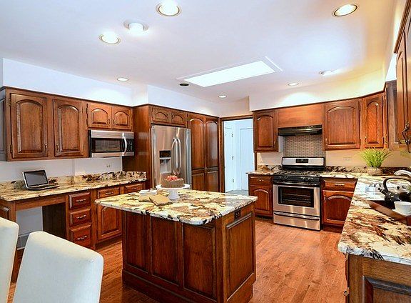 5th image of 21958 W Whitehall Ct