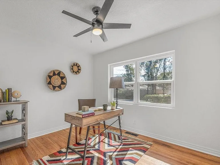 4715 Plymouth St — Photo 16
