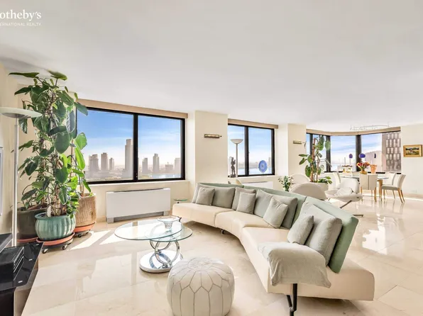 415 East 37th Street image 2 of 12
