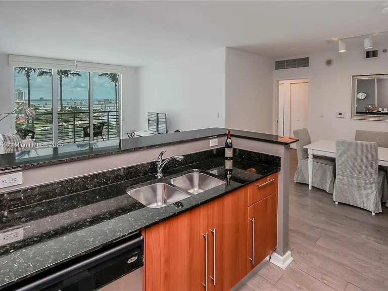 325 Biscayne Blvd #1422 — Photo 15