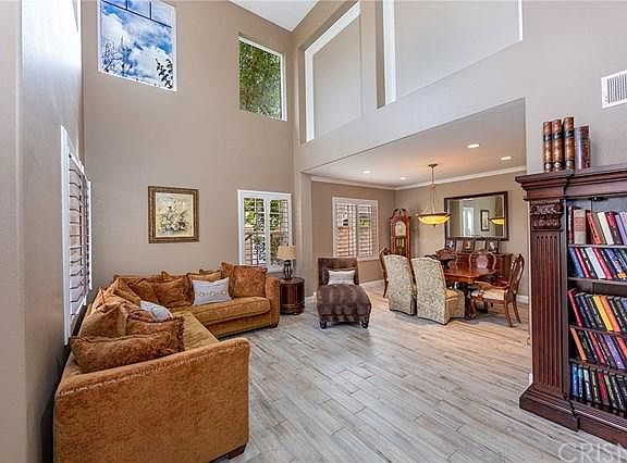 5th image of 23264 Cuestport Dr
