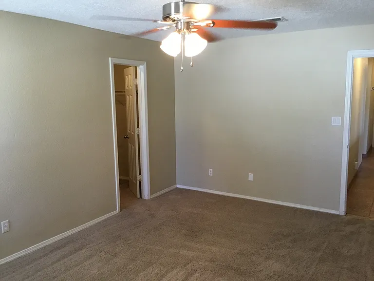 4039 Cresta Park Ave NW — Photo 8