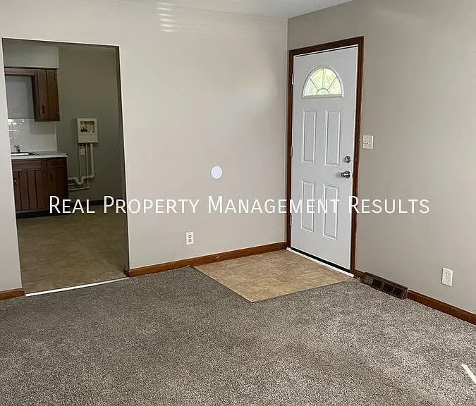 3019-3021 Hartmetz Ave #3019 — Photo 4
