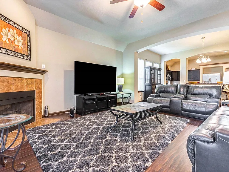 940 Oak Lynn Dr — Photo 5