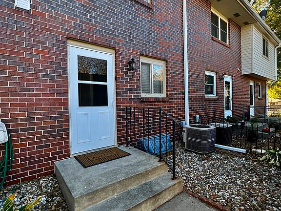 2nd image of 5044 Southwood Cir