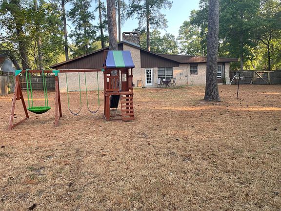 3rd image of 115 Trailwood Cir