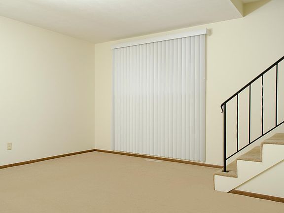3rd image of 2905 W Scenic Dr