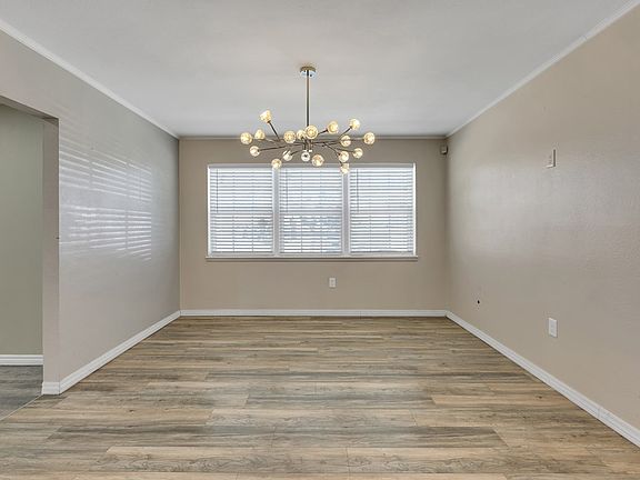 4th image of 2113 Custer Ave