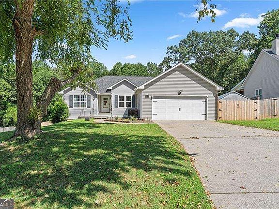 4th image of 104 Legend Creek Dr