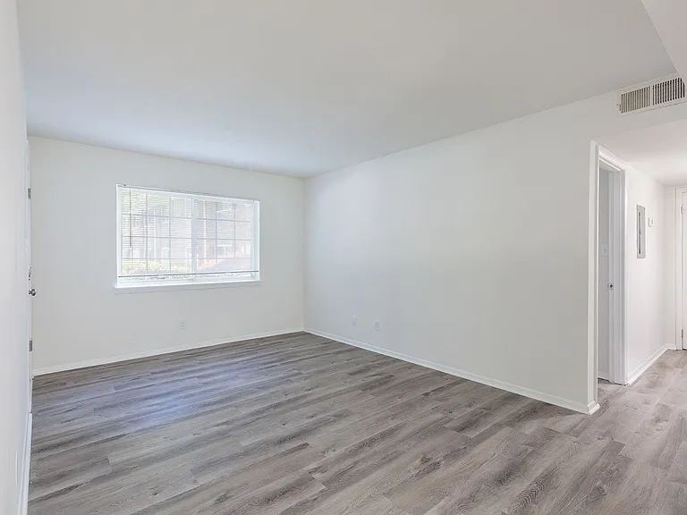 641 Powder Springs Smyrna LLC — Photo 9