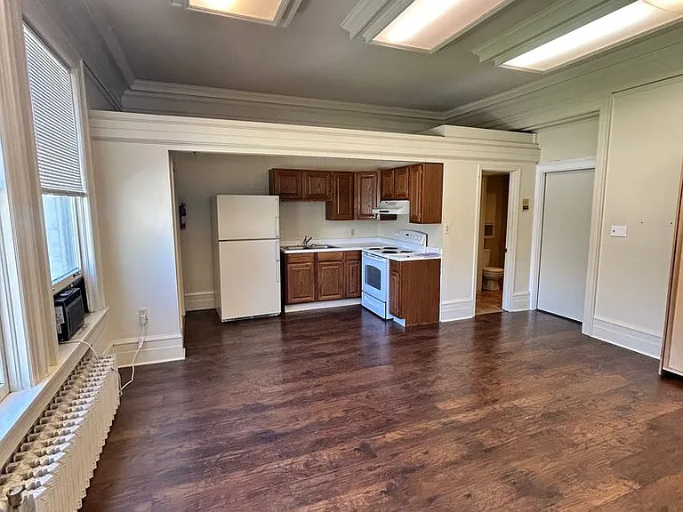 141 E Warm Springs Ave — Photo 6