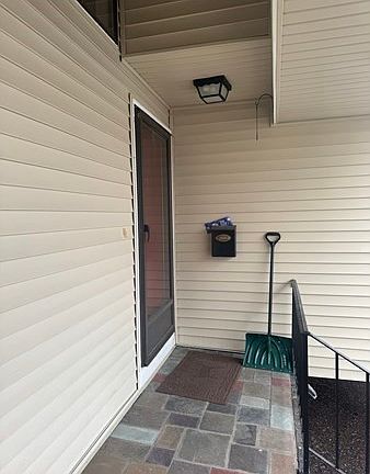 5th image of 909 Pleasant St Unit 14