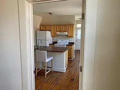 1 bed, 700 sqft, $1,300 — Photo 2