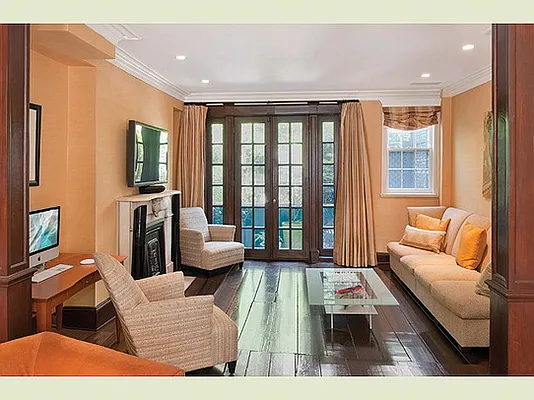 Sold by Stribling | media 10