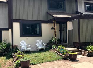 2275 Wheelwright Ct, Reston, VA 20191