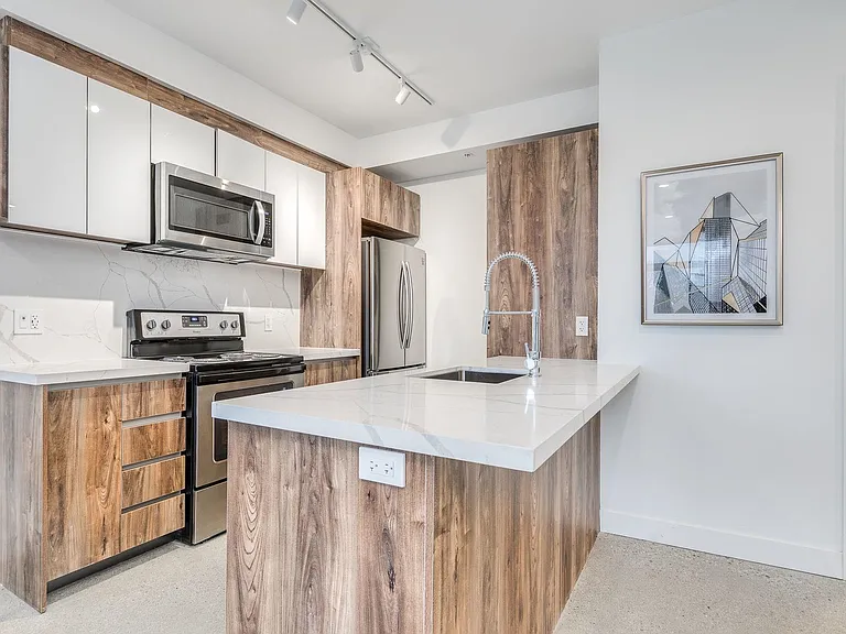 1170 Barclay St #304 — Photo 12