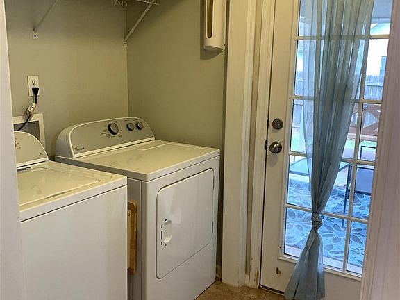 5th image of 112 Cedar Breeze Ln