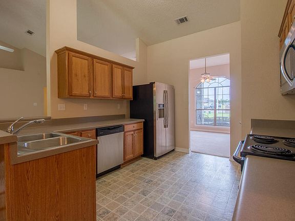 2nd image of 17290 Excalibur Cir