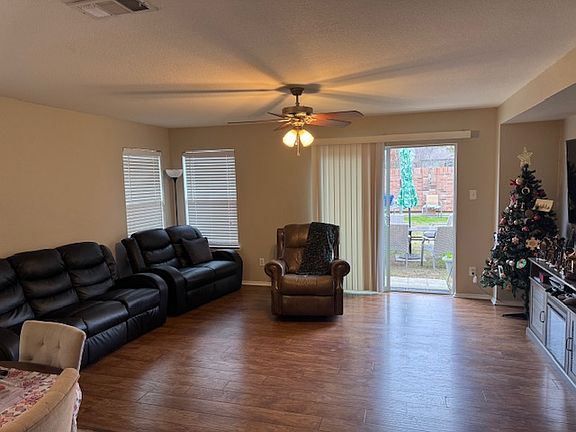 3rd image of 7008 Dove Tail Dr