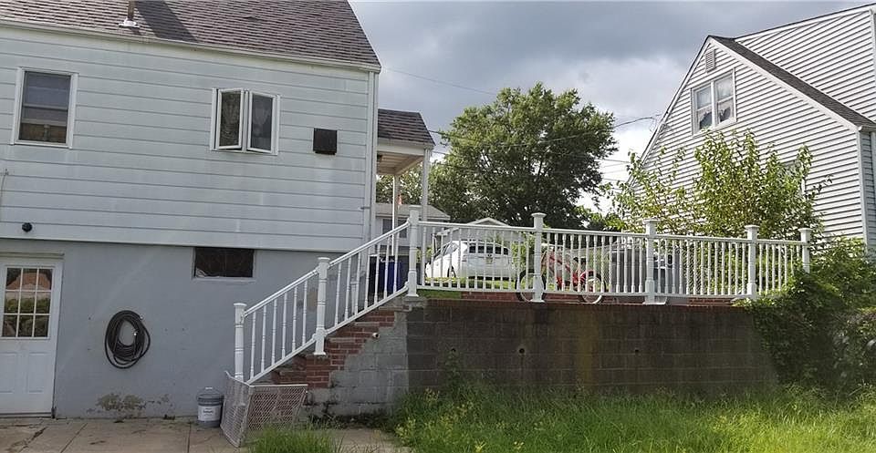 2nd image of 8 Monush St
