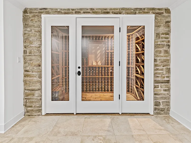 81 Leos Ln — Photo 40