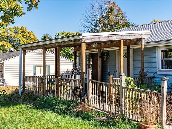 4th image of 3354 Lake Rd