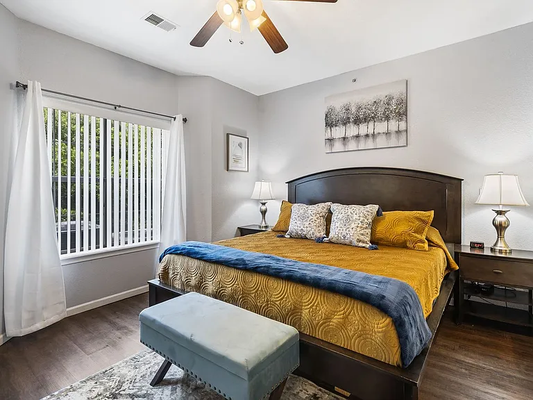 813 Holiday Rdg #H1 — Photo 17