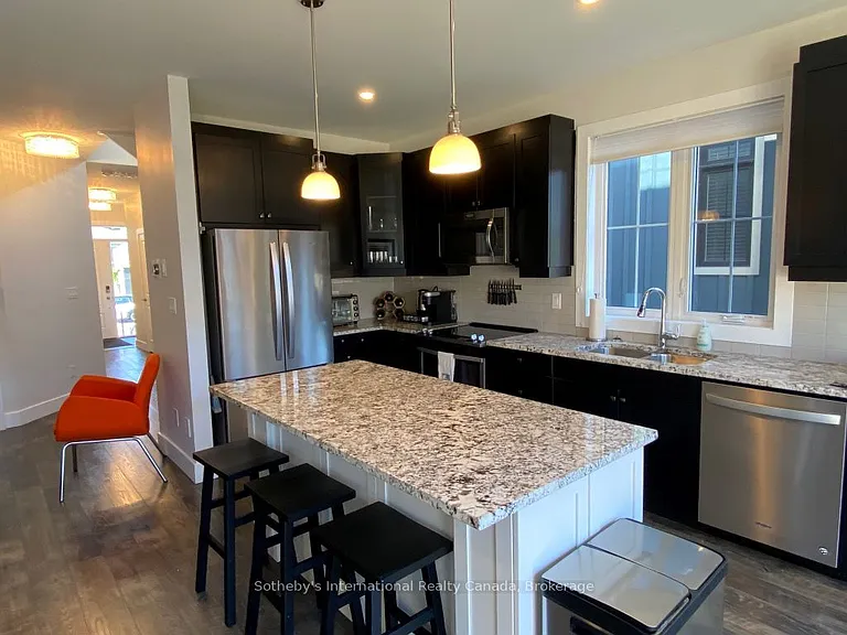 165 Yellow Birch Cres — Photo 17