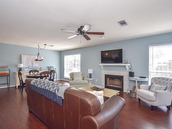 3rd image of 100 Harbor Pl Unit 607