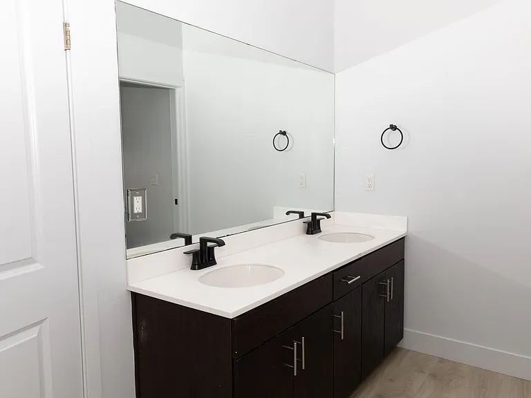 72 W Santa Clara St — Photo 30