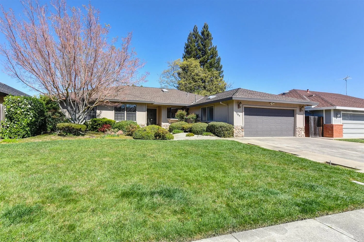 365 Cedar River Way photo 1