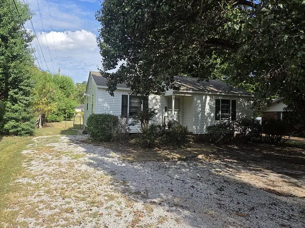 262 Clark Cir, West Point, MS 39773