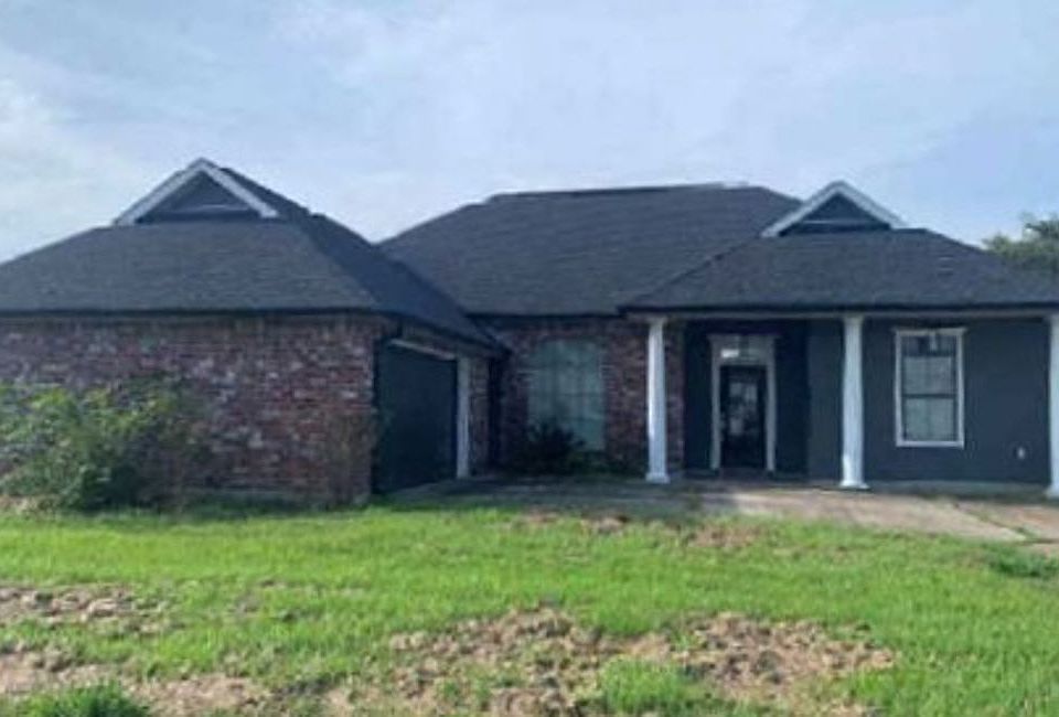1st image of 148 Oak Arbor Dr