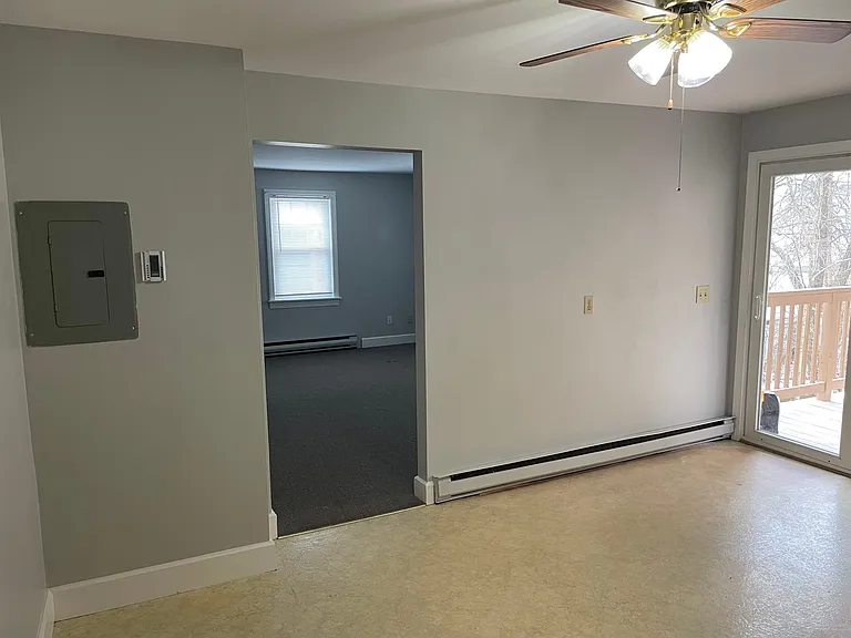 32 Schofield Ave #2R — Photo 3