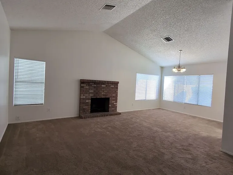 1207 E San Remo Ave — Photo 17