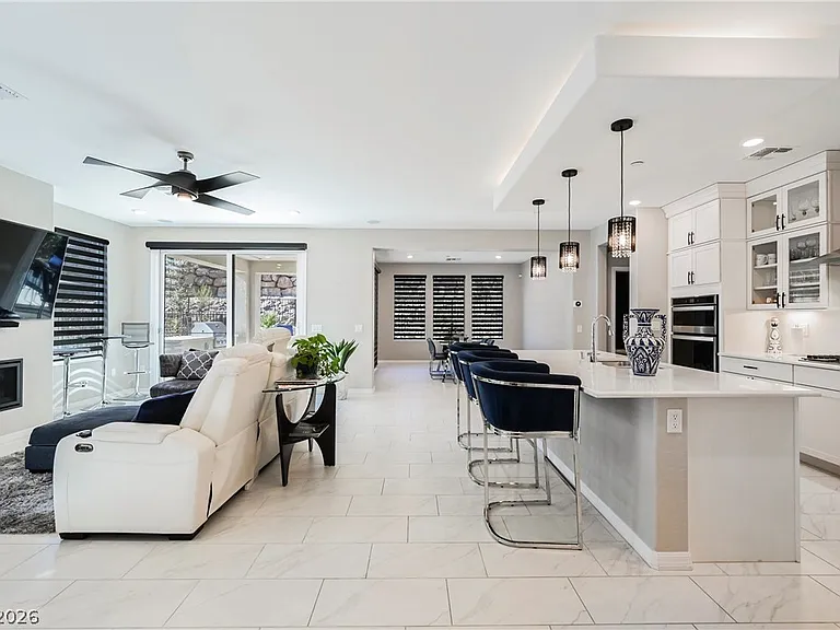 23 Cliffwater St — Photo 4