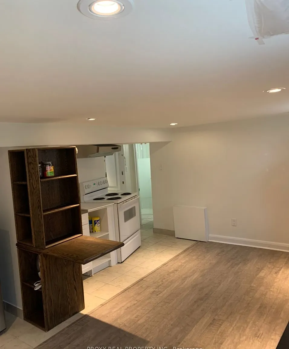 Studio, $1,300 — Photo 2