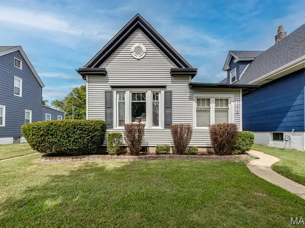 7075 Pernod Ave, Saint Louis, MO 63139