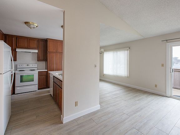 3rd image of 2374 Grand Ave