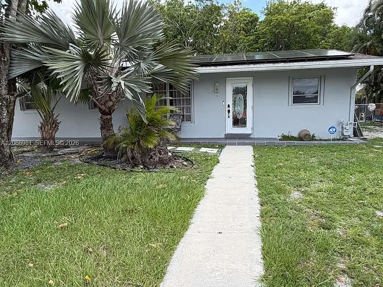 20302 NW 39th Ct — Photo 2