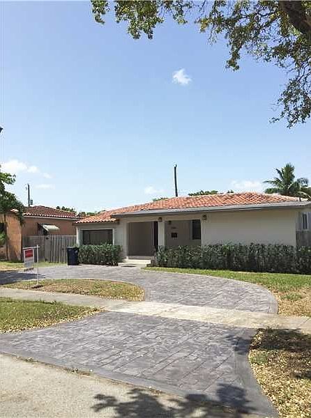 2nd image of 5841 SW 14th St