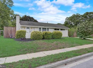 4 Penny Ln, Pasadena, MD 21122