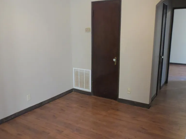 5712 Phillips Ave #B9 — Photo 15
