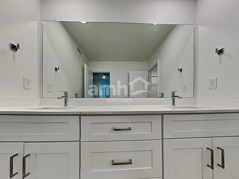 4536 S 98th Ln — Photo 17